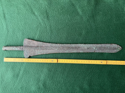 Große lanzenspitze aus bronze - große,