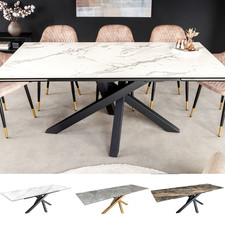 Ausziehbarer Esstisch