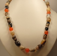 Edelstein Kette mit Achat und Karneol Kugel.