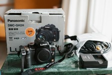 Panasonic LUMIX DMC-GH2 camera