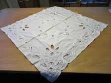 Tischdecke Lochstickerei