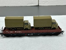 DR Flachwagen 6-achsig mit 2 IFA W50 der NVA, Spur HO, sehr guter Zustand