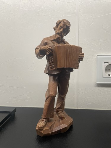 Handgeschnitzte holzfigur - handgeschnitzte,