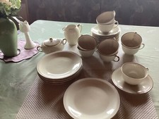 Fürstenberg Kaffeegeschirr...elfenbein / Goldrand..27 Teile