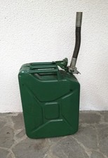 20 Liter Treibstoffkanister aus Stahlblech, Bj. 1980, dunkelgrün, gebraucht