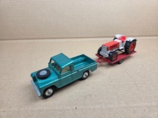 Corgi Toys Land Rover Gift set Racing car trailer rot + siku traktor v 287 farm