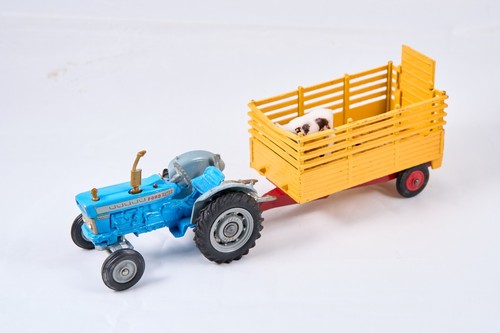 Corgi toys ford 5000 - corgi, super