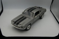 1:18 Ford Mustang Shelby silber mit schwarzen Stripes