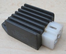 PEUGEOT SPEEDFIGHT 3 50 LC 2T TYP F1 ORIGINAL GLEICHRICHTER SPANNUNGSREGLER