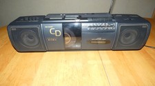 SHARP QT-CD20 * Radio UKW FM * CD-Player * Netzkabel Batterie * Kassettenspieler