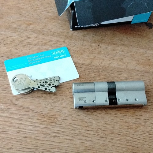 Keso 8000 omega - 8000, omega²