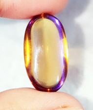 Goldener & schwarzer Opal