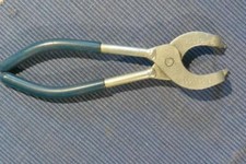 Plättchen Greifzange Volvo Werkzeug Nr. 999 50 26   gebraucht