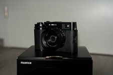 Fujifilm X100VI Schwarz mit