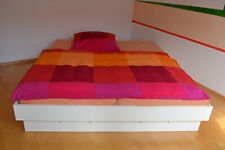 Bett 180x200 weiß mit seitlich aufklappbaren Bettkasten 