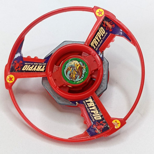 Beyblade trypio red - beyblade, a-18