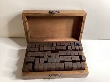 H081 Stempelset Vintage ABC 0-9 Alphabet Stempel Holzkiste