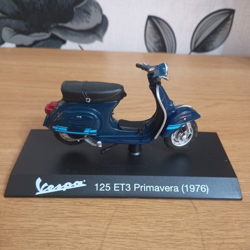 18th model vespa scooter - 1/18th,
