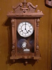 Regulator Wanduhr (Hermle ) Eiche.  Antiquität  Mit Schlüssel und Pendel