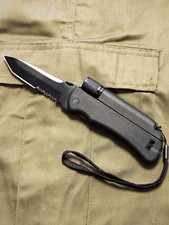 101 INC Outdoormesser Klappbar mit Lampe & Feuerstarter EDC 9 cm Messer