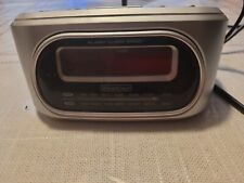 Alarm Clock und Radio " SILVERCREST " AM-FM Silber