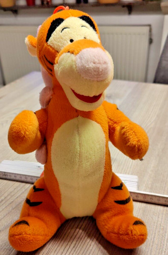 Tigger mit ferkel auf dem - mit,