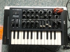 arturia micro brute inkl allem Zubehör und neuen Potiknöpfen
