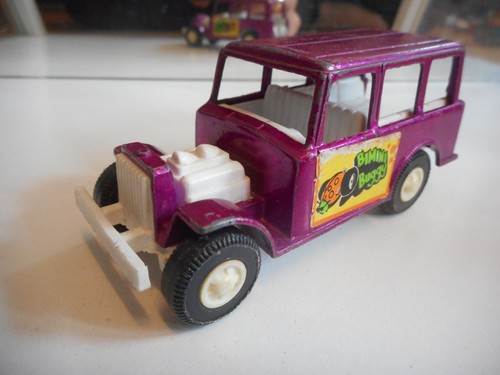 Tootsie toy resort - tootsie, bus