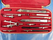 15244. Alte Zirkeltasche Zirkel Anker Präcision  12teilig  braun