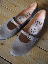 Süße Mary Janes von Think