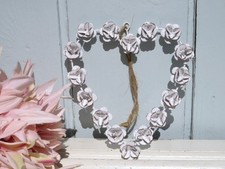 Metall Blütenherz Herz Hänger Deko Romantik Shabby Finish Creme D.14 cm