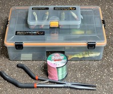 Savage Gear Tackle Boxen und Zubehör