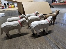  schöne Antike Krippenfigur 5 Schafe 1Hund,