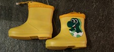 Gelbe Gummistiefel mit