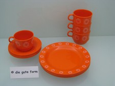 60er Jahre POP ART Design - - - VaLon - Orange Kunststoff Geschirr 4 Pers. - - -