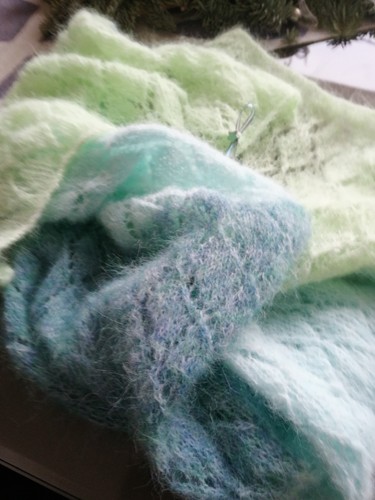 Handarbeit zarter schal in - handarbeit,,