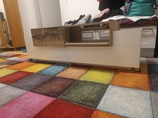 Fernsehen und Hifi Schrank in Weiß / Holznachbildung