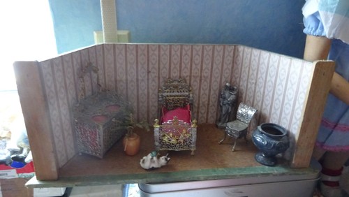 Sehr kleine puppenstube mit - sehr,