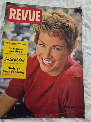 Revue zeitschrift zeitung - revue,