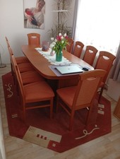 Esszimmer Tisch und Stühle