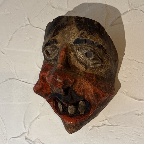 Urwüchsige holzmaske - urwüchsige,