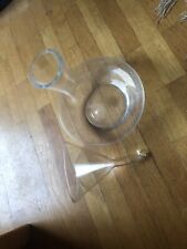 Rotwein Dekanter. Dekantier Karaffe mit Trichter von Eisch