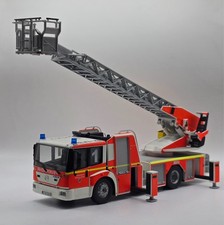 Mercedes Benz Econic + DL 32 *Feuerwehr Düsseldorf* + Wiking 043102 +  1:43