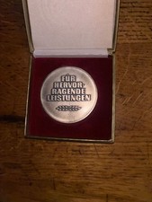 ältere medaille suhl jagdwaffenwerk.... dachbodenfund- scheunenfund - kellerfund