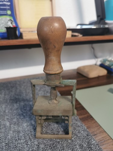 Antiker mechanischer stempel - antiker,