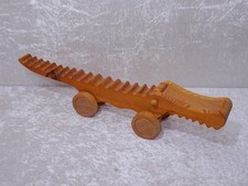 uSQ4Dz - Holz Design Krokodil