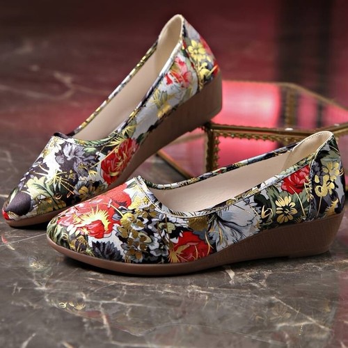 Schuhe mit blumenmuster - schuhe,