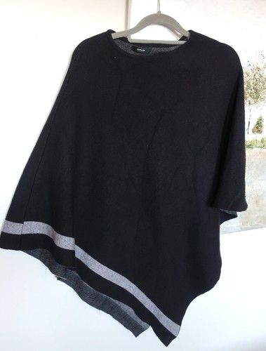 Schwarzer poncho von - schwarzer, der