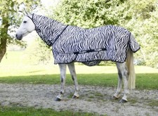 Fliegendecke Zebra inkl. Halsteil 135cm Kerbl 326123 Pferdedecke