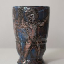 Rolf Walter Keramik geritzt glasiert Becher handbemalt mit Putten Monogramm 2005